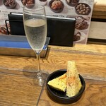 サロン ブッチャーアンドビア - 