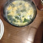 ホルモン家 しろ壱 - 卵＆わかめスープ