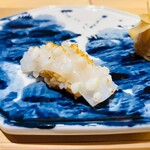 新宿 鮨 立花 - ヤリイカの炙り、からすみ塩で