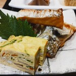 橙凛 - 卵焼きの美しい層にうっとり。焼き魚も完璧。