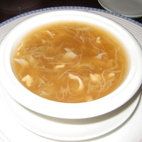 萬珍樓 本店 - 鮑入りふかひれスープ