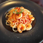 トラットリア ピアノ・ピアーノ - 海老とトマトソース入りペペロンチーニ　＋280円
