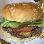 LOVE THIS BURGER - チーズバーガー