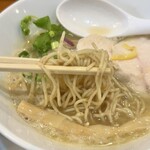 らぁ麺しろ - 麺アップ