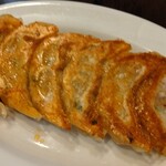 ラーメン銀閣 - 辛い餃子