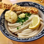 梅田 釜たけうどん - 