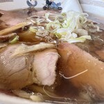 火風鼎 - 赤みを帯びた、もも肉の本格チャーシュー