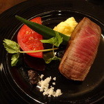 Matasaburo - 2014.09 焼かれた熟成肉がカット＆盛り付けされて登場。プリプリでジューシー