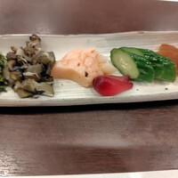 割烹 蒲焼 大沼 - お新香盛り合わせ(ビールを飲みながらチビチビいけます)