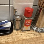 だしと麺 遊泳 - 卓上の調味料類