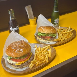 ハンバーガー LOVE LOVE THIS BURGER （ラブ ディス バーガー） - 北方