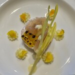 シャトー　ラ・パルム・ドール - アミューズブーシェ
      　伊勢地鶏と生ハム…サワークリーム仕立て