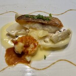シャトー　ラ・パルム・ドール - 市場からの鮮魚料理
      　伊勢真鯛のポワレ、赤海老のソテー
      　夏大根、蓮根、牛蒡のブレゼ添え
      　グレープフルーツのソース