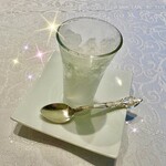 シャトー　ラ・パルム・ドール - ◉お口直し
      　レモン風味のグラニテ