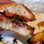 La Brianza - 山葵とトマト挟んでみる