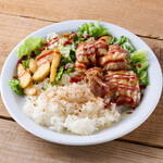 CRAFT BEER DINING &9 - チキンオーバーライス