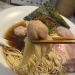 Ramen Break Beats - プルンプルンの皮に、ぎっしりと肉が詰まったワンタン