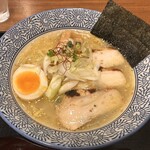 鶏五味 - 料理写真:鶏白湯チャーシューそば　880円
