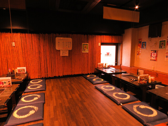 座席 : なんじゃもんじゃ - 新宿三丁目/お好み焼き | 食べログ