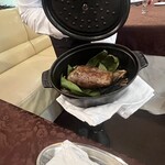 エタンセール カワモト - 香りを楽しむために持ってきてくださった仔羊さん