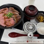 ローストビーフ YOSHIMI - 牛ステーキ＆ローストビーフ丼　全景