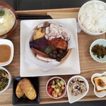 ワイズ カフェ - 