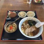ラーメン太郎 - 料理写真: