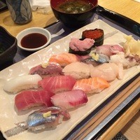 烏賊 鮨ダイニング 鮮助 大宮東口本店 - ランチ握り15貫