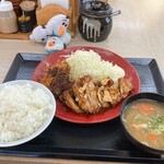かつや - トンテキとチキンカツの合い盛り定食　1,089円(税込)