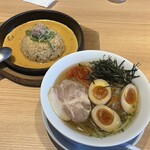 丸源ラーメン - 料理写真: