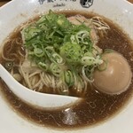中華そば つけそば 伊蔵八本店 - 味玉入り中華そば990円