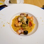 ガーデンキッチン かるめら - 器には摺り下ろしたカラスミ