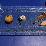 ガーデンキッチン かるめら - スピアナータ　アランチーニ　カルチョフィのキッシュ　パプリカのムース