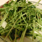 ゆるり 中華食堂 癒食同源 - 豆苗の強火にんにく炒め 680円。