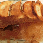 ゆるり 中華食堂 癒食同源 - ジューシーな七色豚の焼き餃子 4ケ 380円。