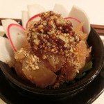 ゆるり 中華食堂 癒食同源 - こりこりクラゲの胡麻粒マスタード 280円。