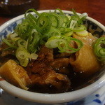 新世界もつ鍋屋 - すじ肉煮込み（醤油）