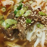 瑞豊苑 - 麻辣牛肉刀削麺　牛肉アップ