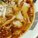 瑞豊苑 - 麻辣牛肉刀削麺　麺アップ
