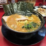 豚骨醤油ラーメン 王道家 柏店 - 