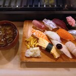 魚がし寿司 - 上握りランチ1.5人前（シャリ小さめでお願いしてます）