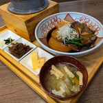 五穀 - 本日の煮魚定食