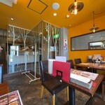 カフェダイニングアンドステーキ ガッテンダー - 店内