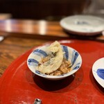 なかむら - アジ。塩２種、おろし天汁都度食べ方をすすめてくれます。