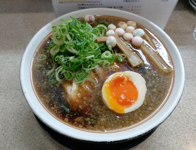 ラーメン丸 JR東京駅改札内のラーメン雷 東京本丸店にて、雷シビカラ味噌雷