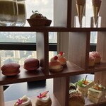 ザ タヴァン グリル＆ラウンジ - 全景　逆光で見えづらくてごめんなさい