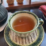 ザ タヴァン グリル＆ラウンジ - アナスタシア　ホワイトベリーニなどをいただきました　ご馳走様でした