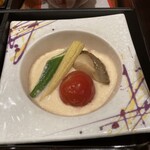 和み酒 仁 - 旬菜（鮑、トマト、ベビーコーン、オクラの酒盗クリーム）