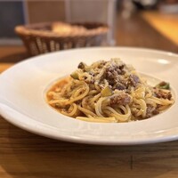 Le Comptoir de シャンパン食堂 - 今週のパスタランチ(1,200円)
                    薩摩茶美豚と赤茄子ボロネーゼ
                    前菜･バゲット付き