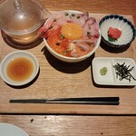 Seafood bar Ermitage - いろいろ魚介の贅沢海鮮丼✨️